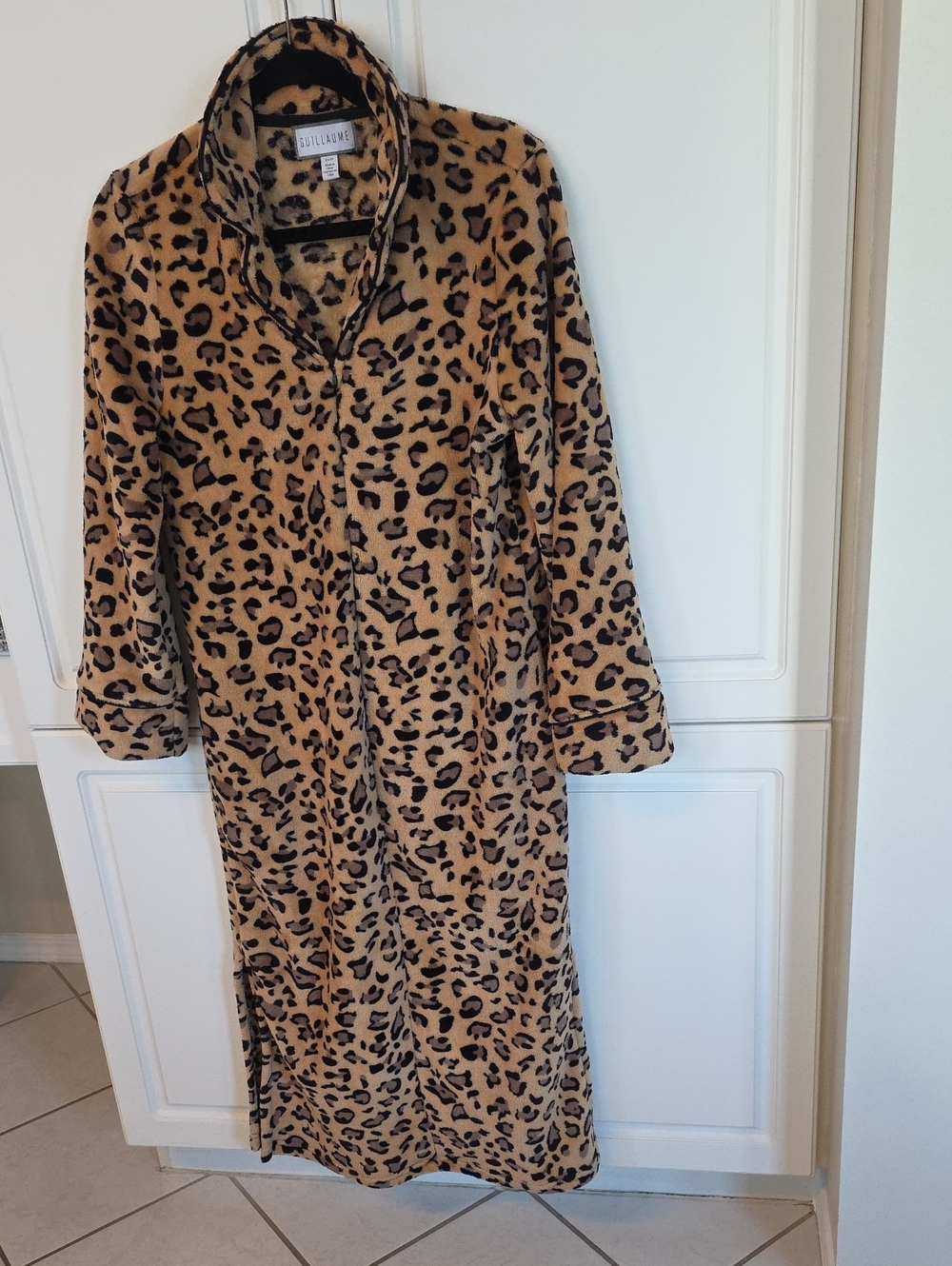 Guillaume Small  Leopard Print Long Sleeve Robe - Camel/Black